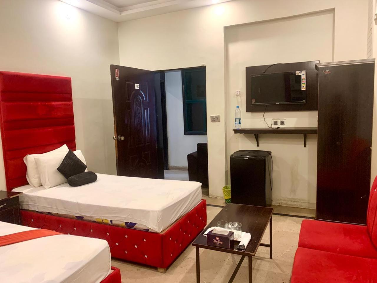 Hotel Royal Grand Lahore Room photo